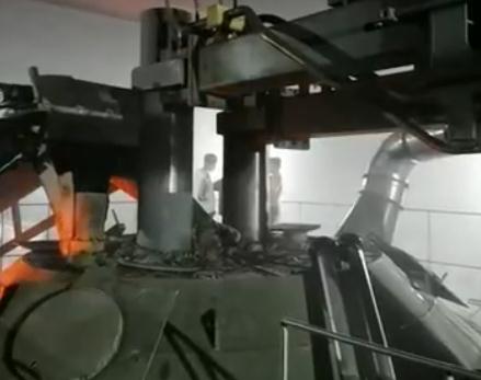 電弧爐冶煉現(xiàn)場(chǎng)視頻