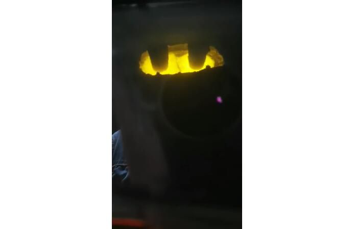 電弧爐冶煉現(xiàn)場(chǎng)視頻